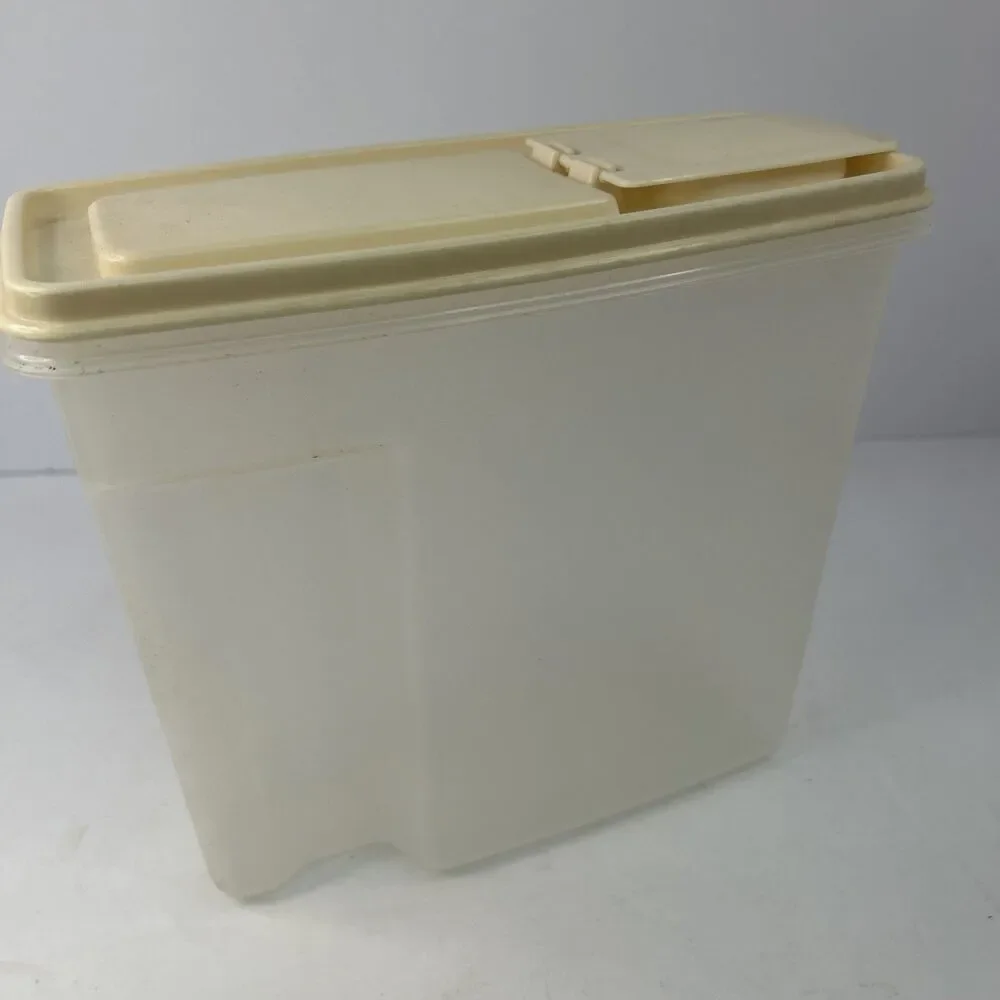 Vintage Rubbermaid Servin' Saver 13 Cup Cereal Keeper 3.1L